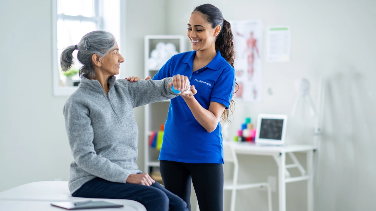 12 Benefits of Physiotherapy for Everyday Aches and Strains